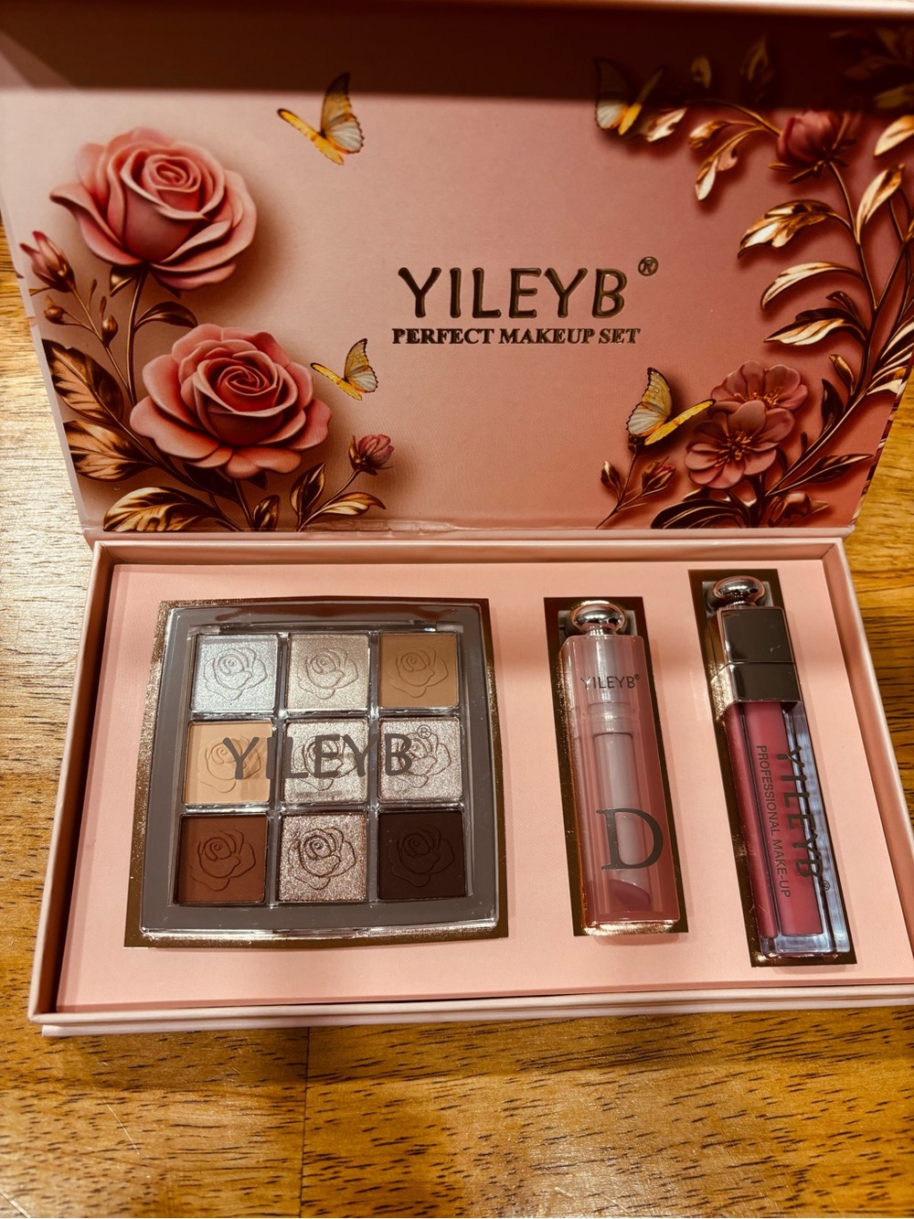 Pink Eyeshadow & Lip Makeup Set — Soft Rose Palette